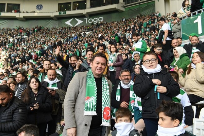 Başkan Aydın Osmangazili çocuklara Bursaspor sevgisi aşılıyor