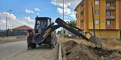 AĞRI BELEDİYESİ’NİN KALDIRIM ÇALIŞMALARI DEVAM EDİYOR
