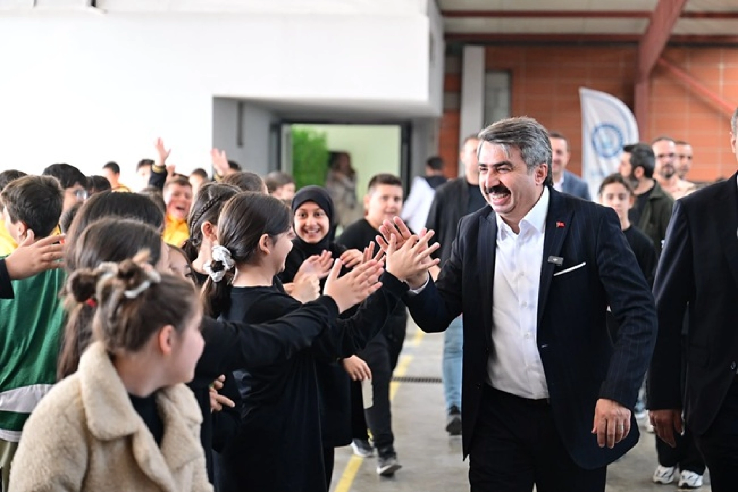YILDIRIM’DAN EĞİTİME DESTEK